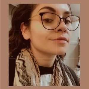 Meet your Posher, Ana